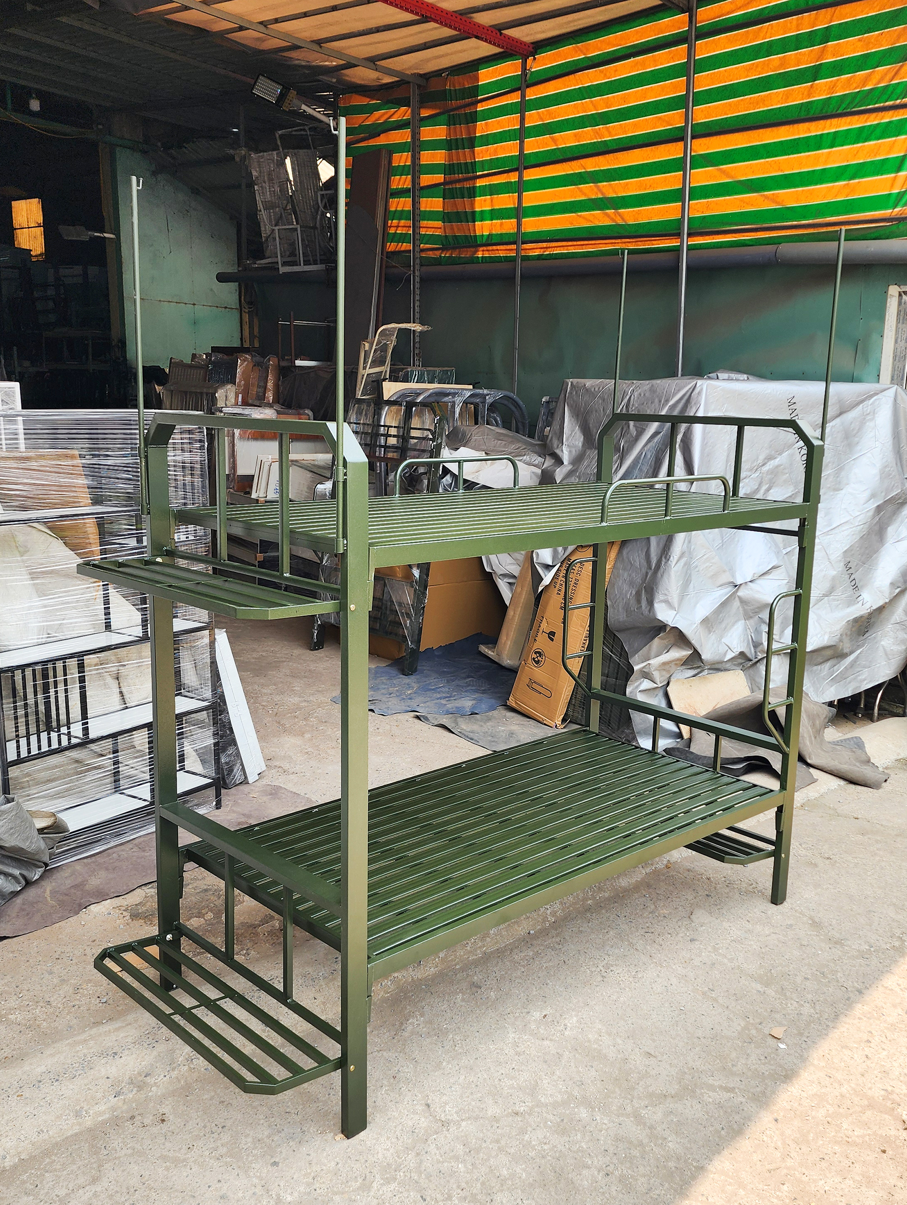 Giường sắt chiến sĩ 2 tầng - Hộp 30 x 60